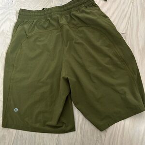lululemon athletica Men's Pace Breaker Olive Athletic Shorts Size Small